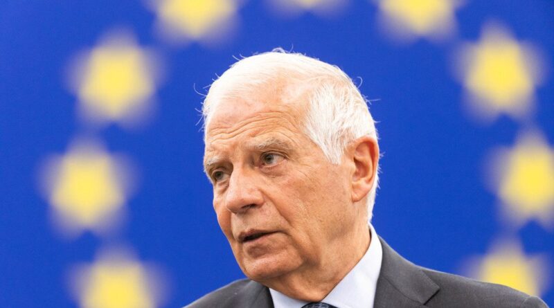 Borrell llama a restringir la venta de combustible producido en la India con el uso de crudo ruso