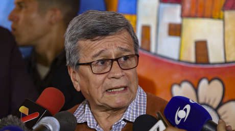 ELN pone "en pausa" el dilogo de paz con el gobierno de Colombia tras las declaraciones de Petro