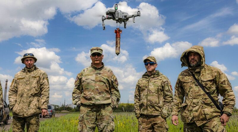 Ucrania pierde unos 10.000 drones al mes, estima un informe británico