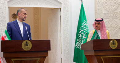 Ministro de Exteriores iraní visita Arabia Saudita por primera vez en siete años