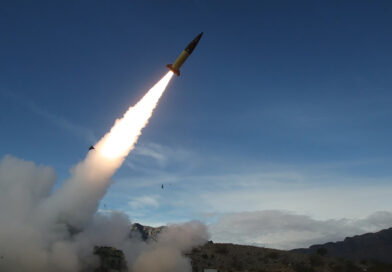 Biden promete a Zelenski el envío de misiles de largo alcance ATACMS