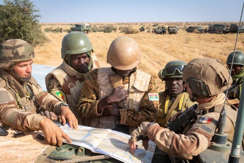 Las fuerzas francesas junto a sus colegas de Chad en el Sahel tras el arresto de 