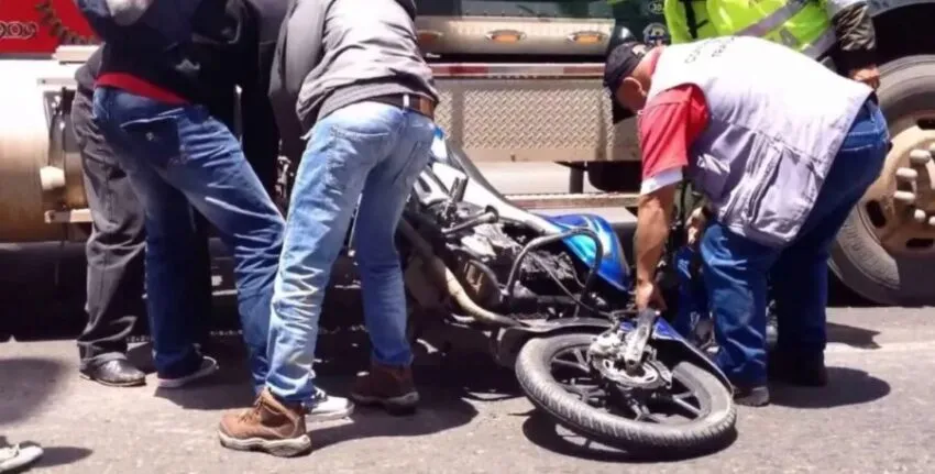 Un promedio de cinco motoristas mueren cada día en accidentes