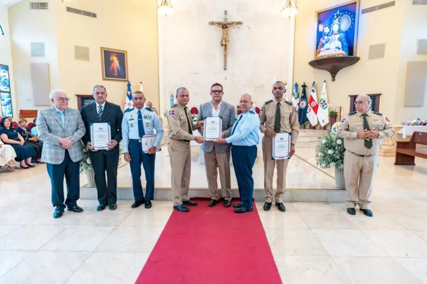 Ministerio de Defensa celebra 60 aniversario de las Escuelas Vocacionales de las FF.AA. y la P.N.