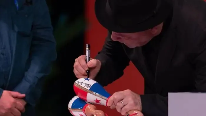 Rubén Blades entregó sus maracas salseras como legado al Instituto Cervantes