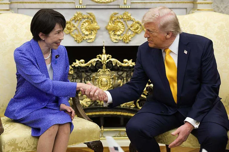 Tensión en la cumbre asiática: Donald Trump respaldó a Sanae Takaichi frente a las duras críticas de Xi Jinping, según la prensa japonesa