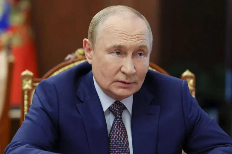 ¡ALERTA GEOPOLÍTICA!: El fulminante anuncio de Putin sobre los países bálticos pavimenta el camino hacia una invasión inminente