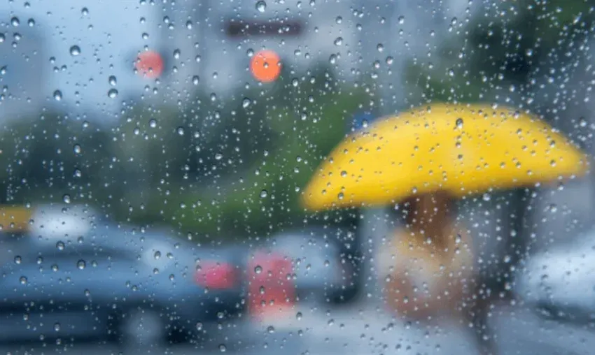 Vaguada y onda tropical provocarán lluvias intensas y ráfagas de viento este martes