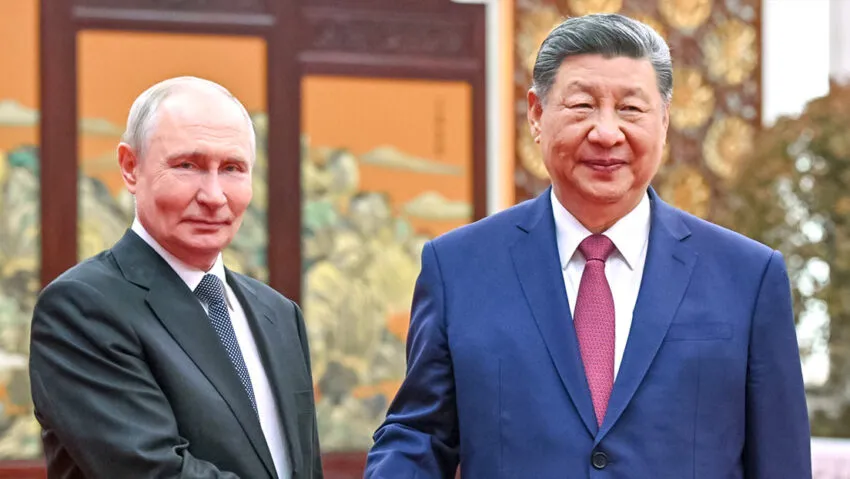 Putin y Xi conversan en un ambiente amistoso durante un té