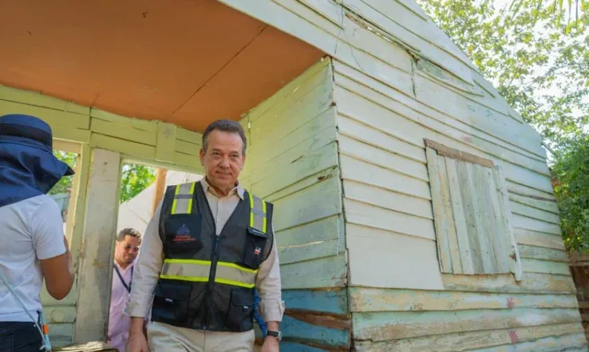 Ministro Ito Bisonó encabeza amplio recorrido en Santiago; activa programas de vivienda y supervisa Palacio Municipal de Santiago Oeste