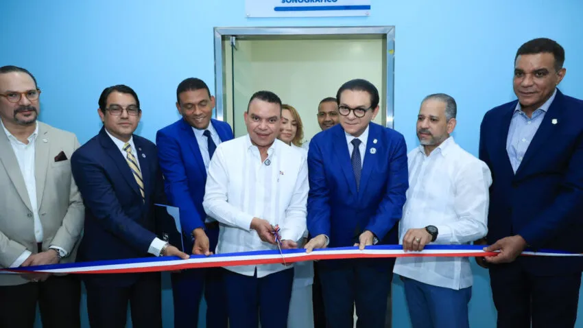 SNS dota al Hospital Cabral y Báez del único densitómetro óseo de la Red Pública en la región Norte
