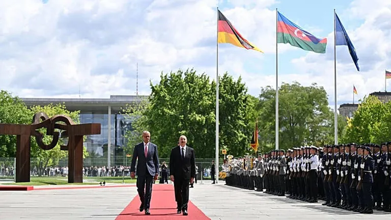 Alemania y Azerbaiyán consolidan una alianza estratégica en energía y transporte